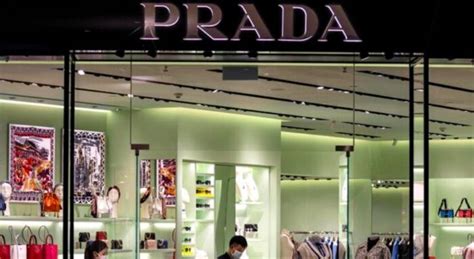 prada chiude in russia|prada and chanel business.